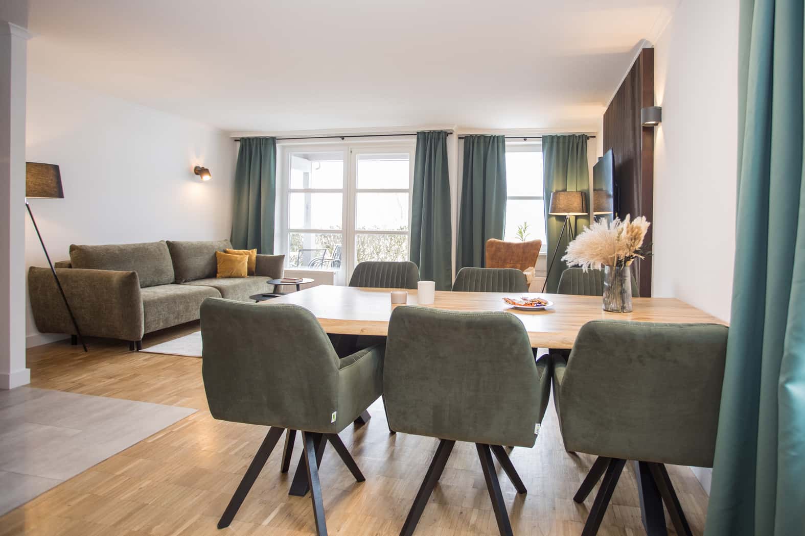 Komfort 4+2 Wohnung mit Aussicht