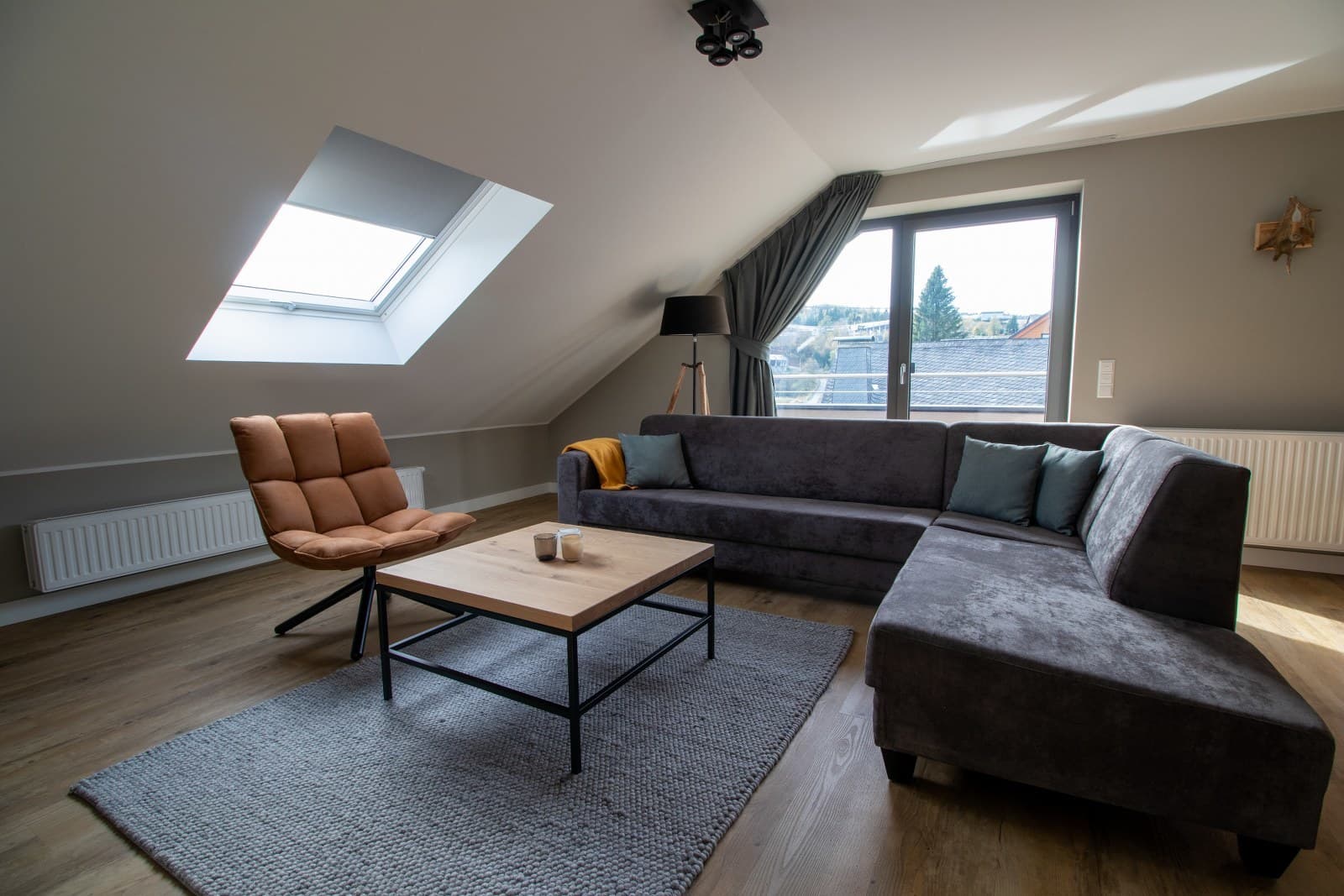 Stilvolles 5p Penthouse mit Aussicht