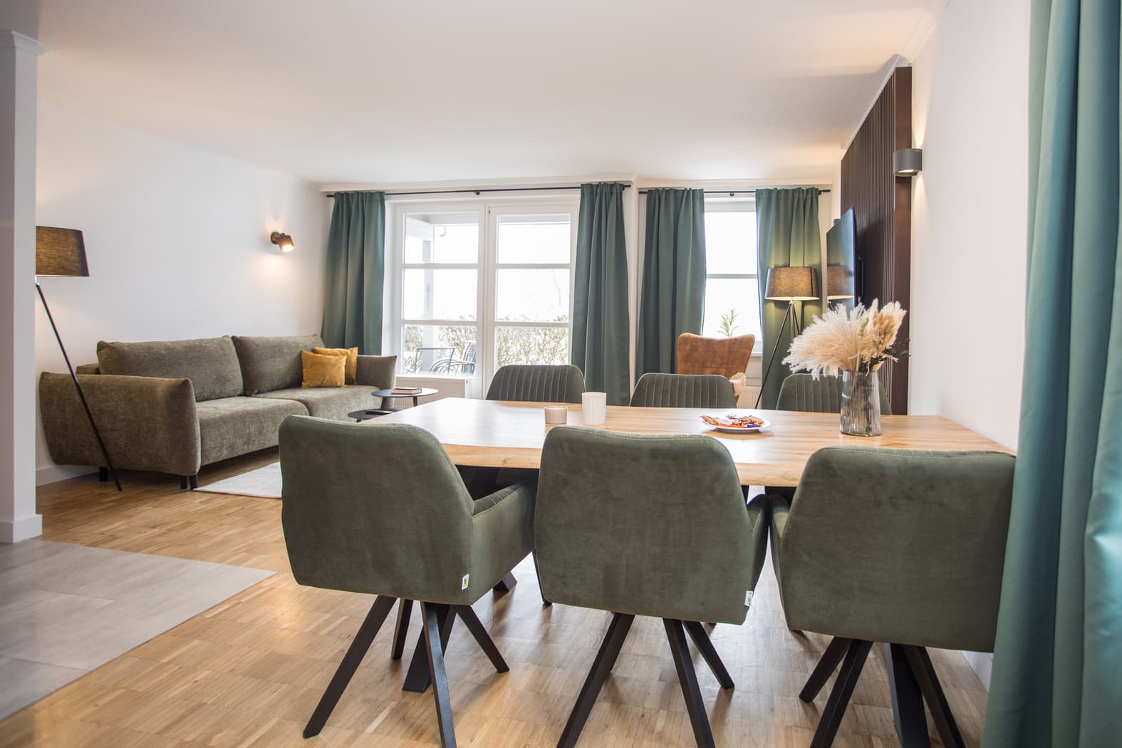 Komfort 4+2 Wohnung mit Aussicht